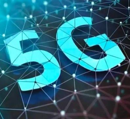 5G无人驾驶时代 谁能占领车机制高点？